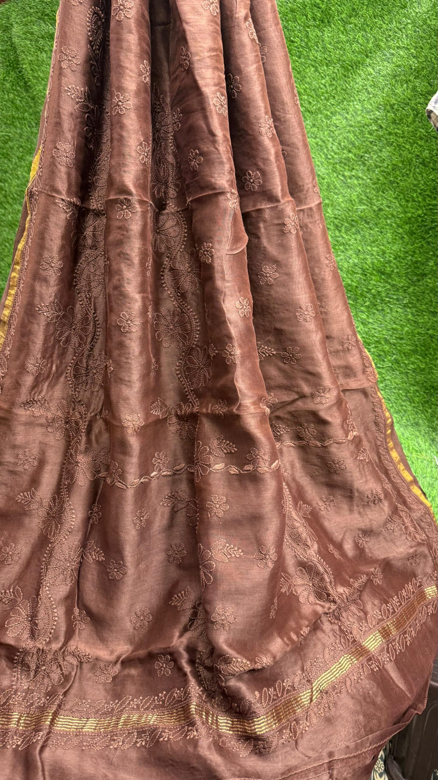 Color: Chocolaty Brown