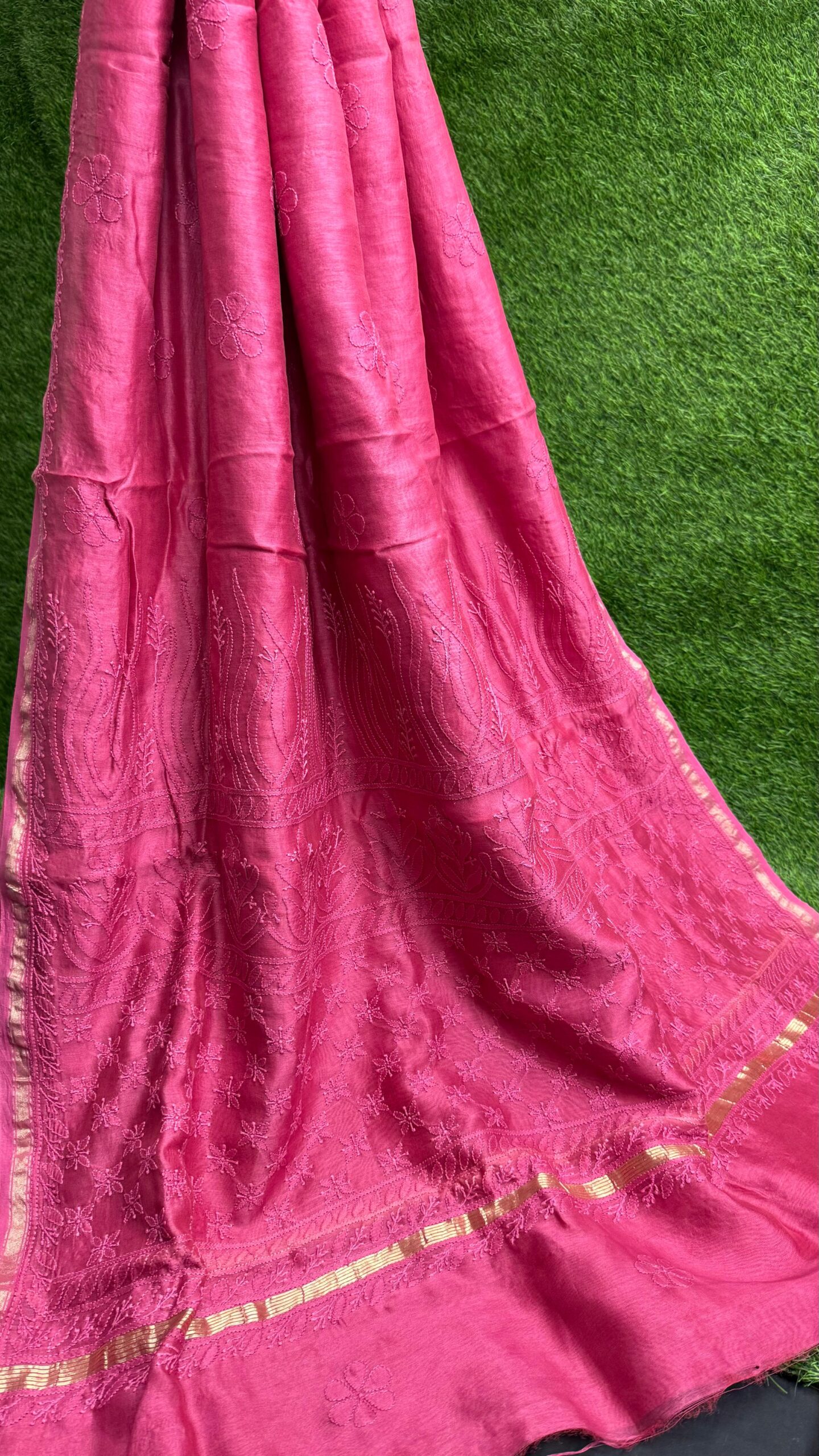 Color: Gajari