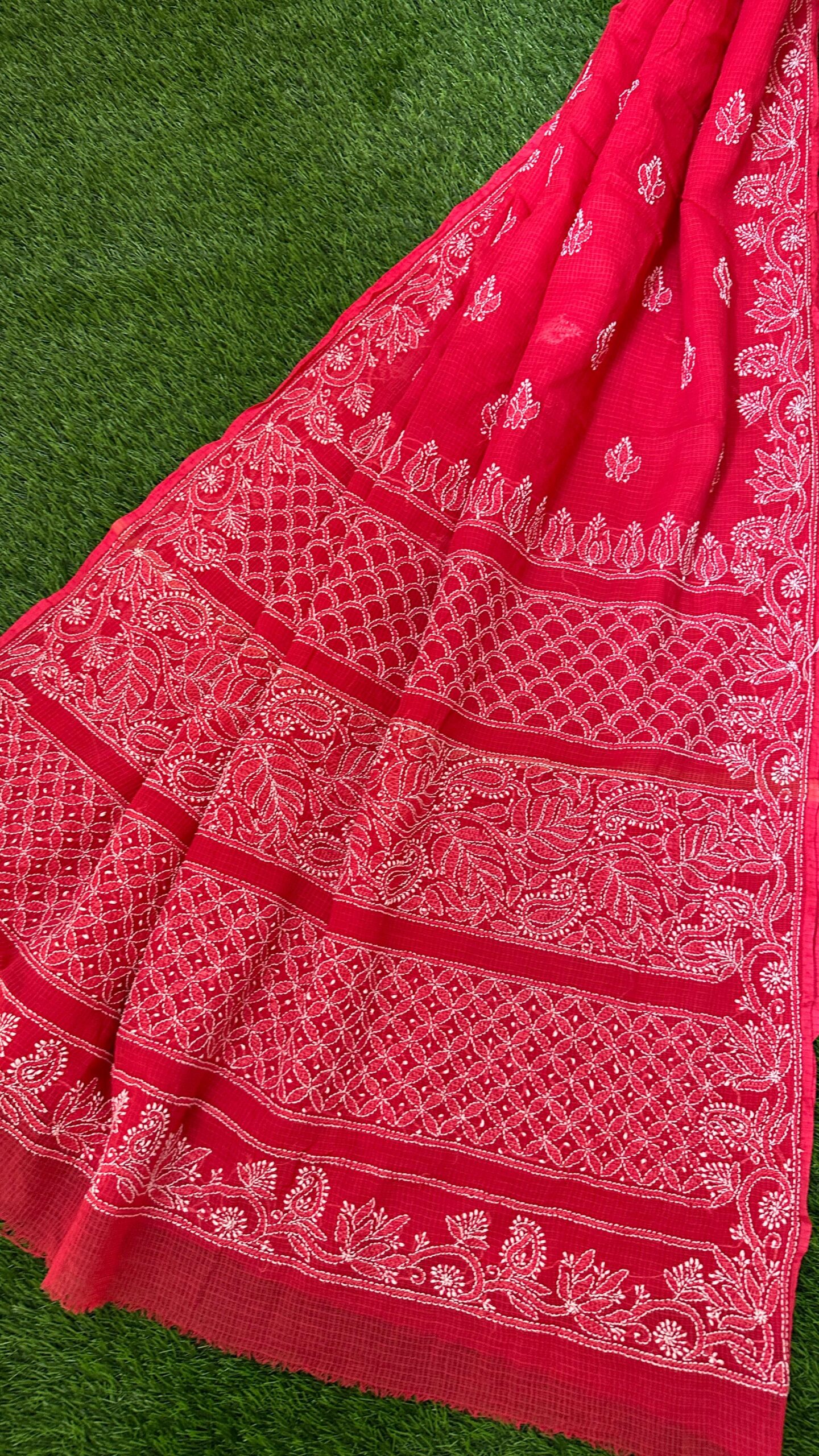 Color: Red