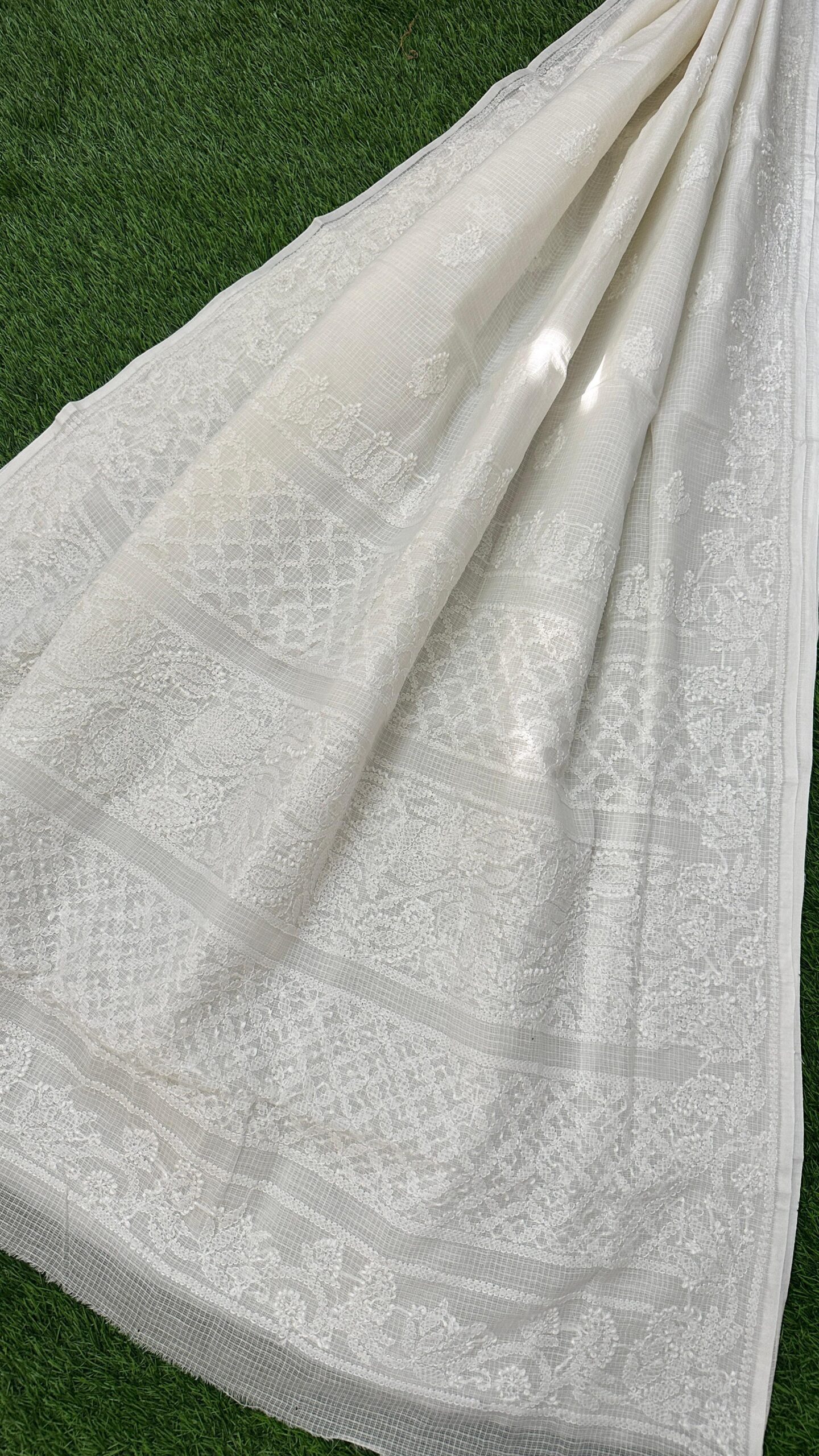 Color: White
