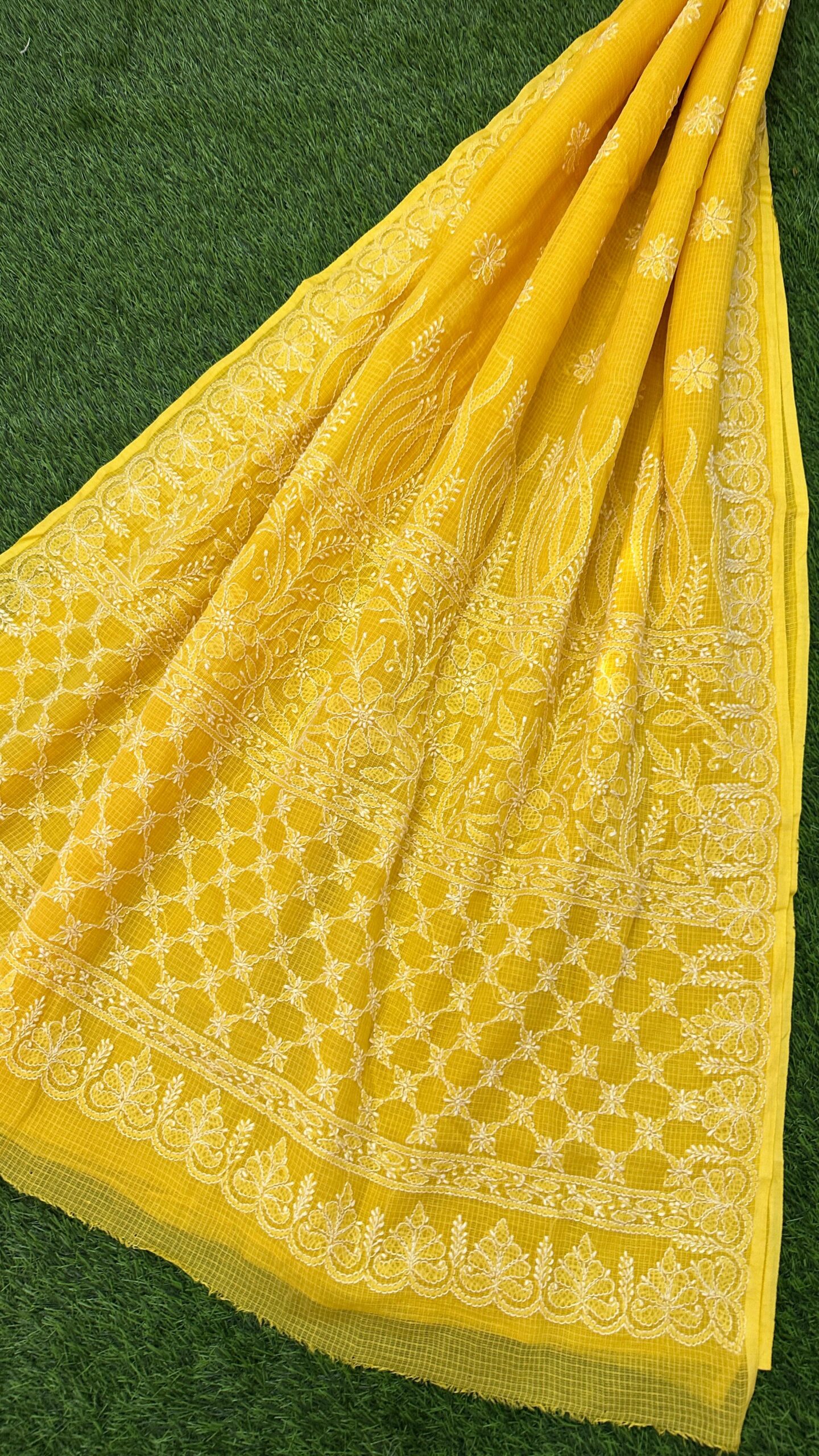 Color: Golden Yellow