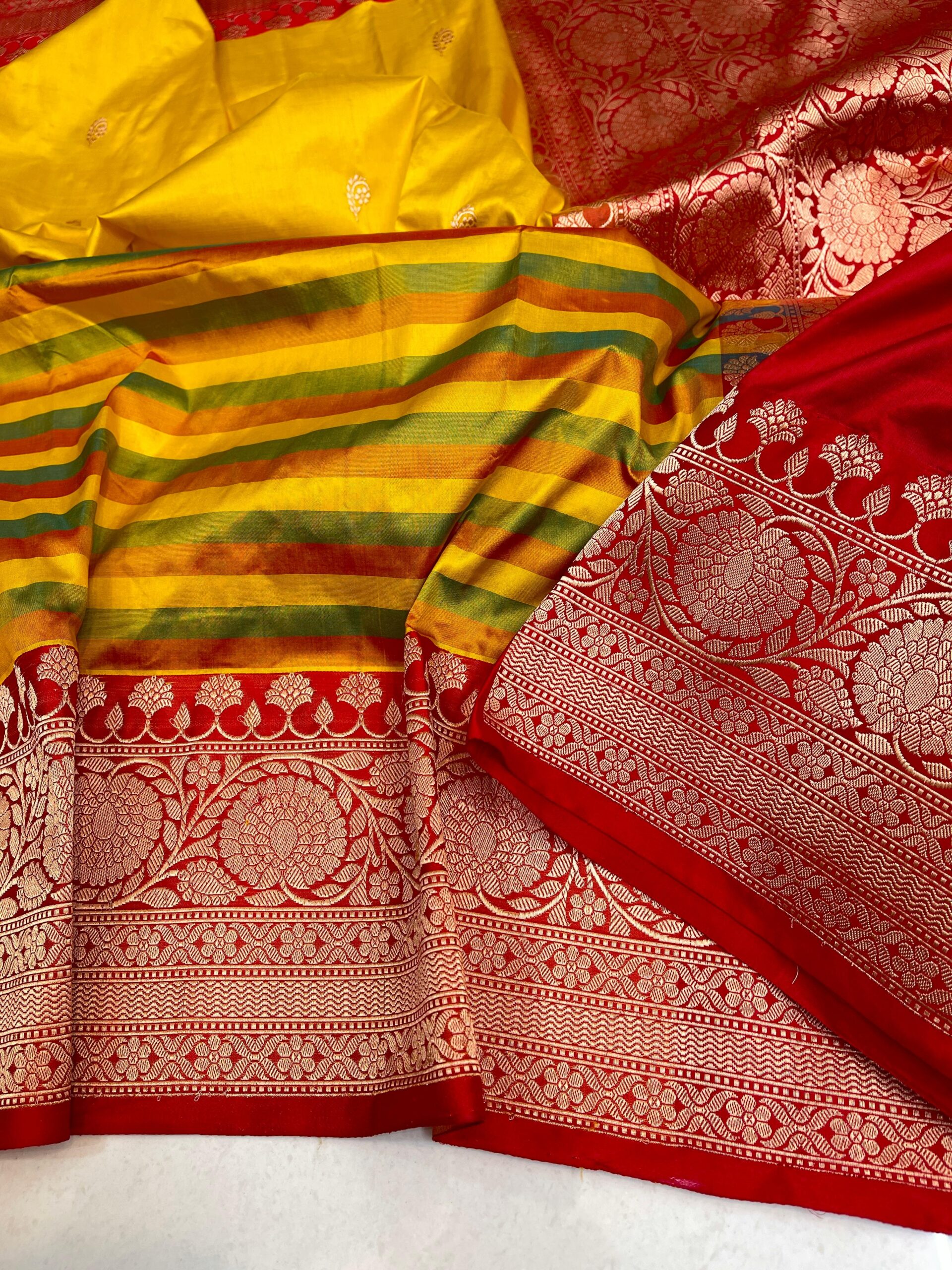 Color: Green Saffron Yellow