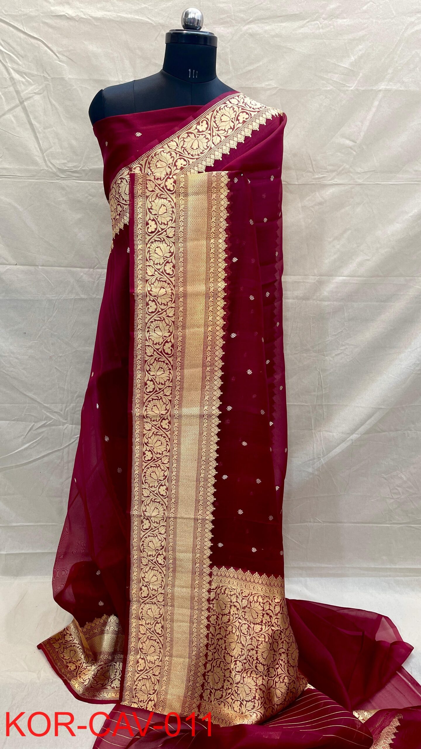 Color: Reddish Maroon