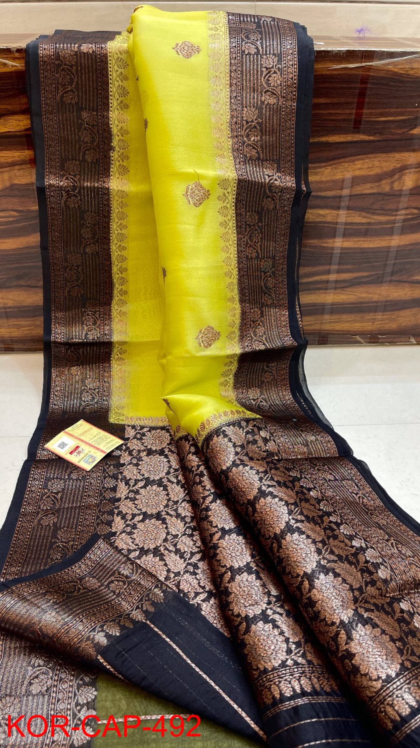 Color: Yellow Black