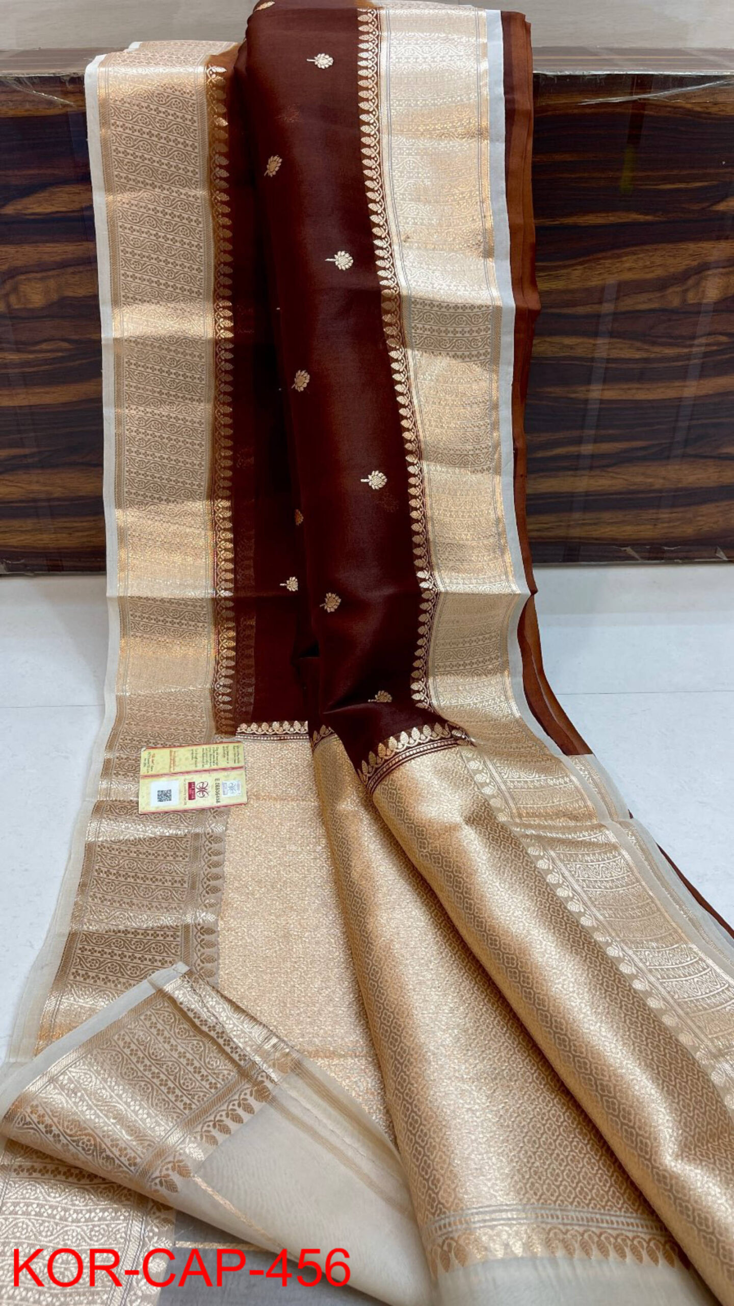 Color: Chocolate
