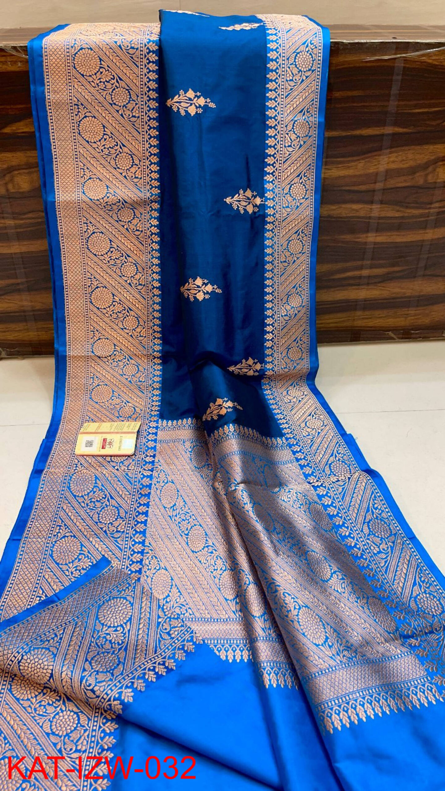 Color: Blue