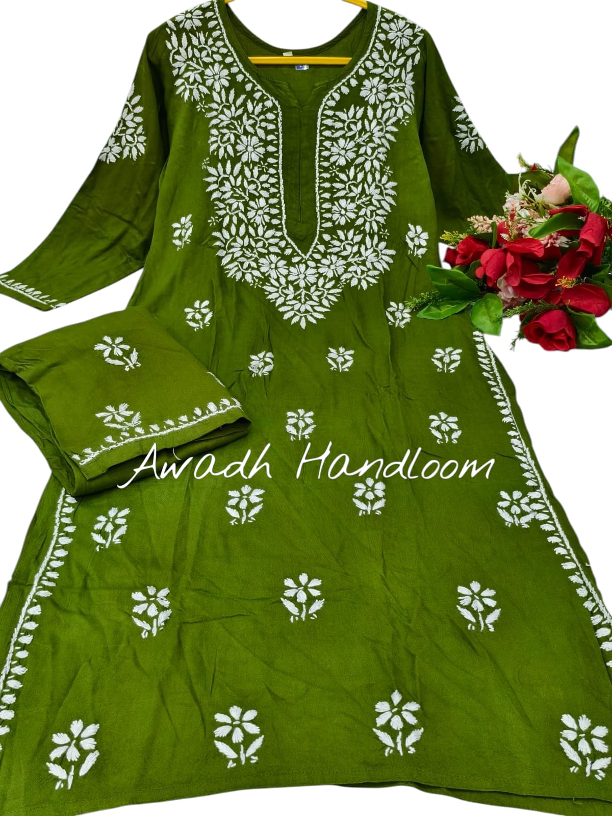 Color: Mehandi Green