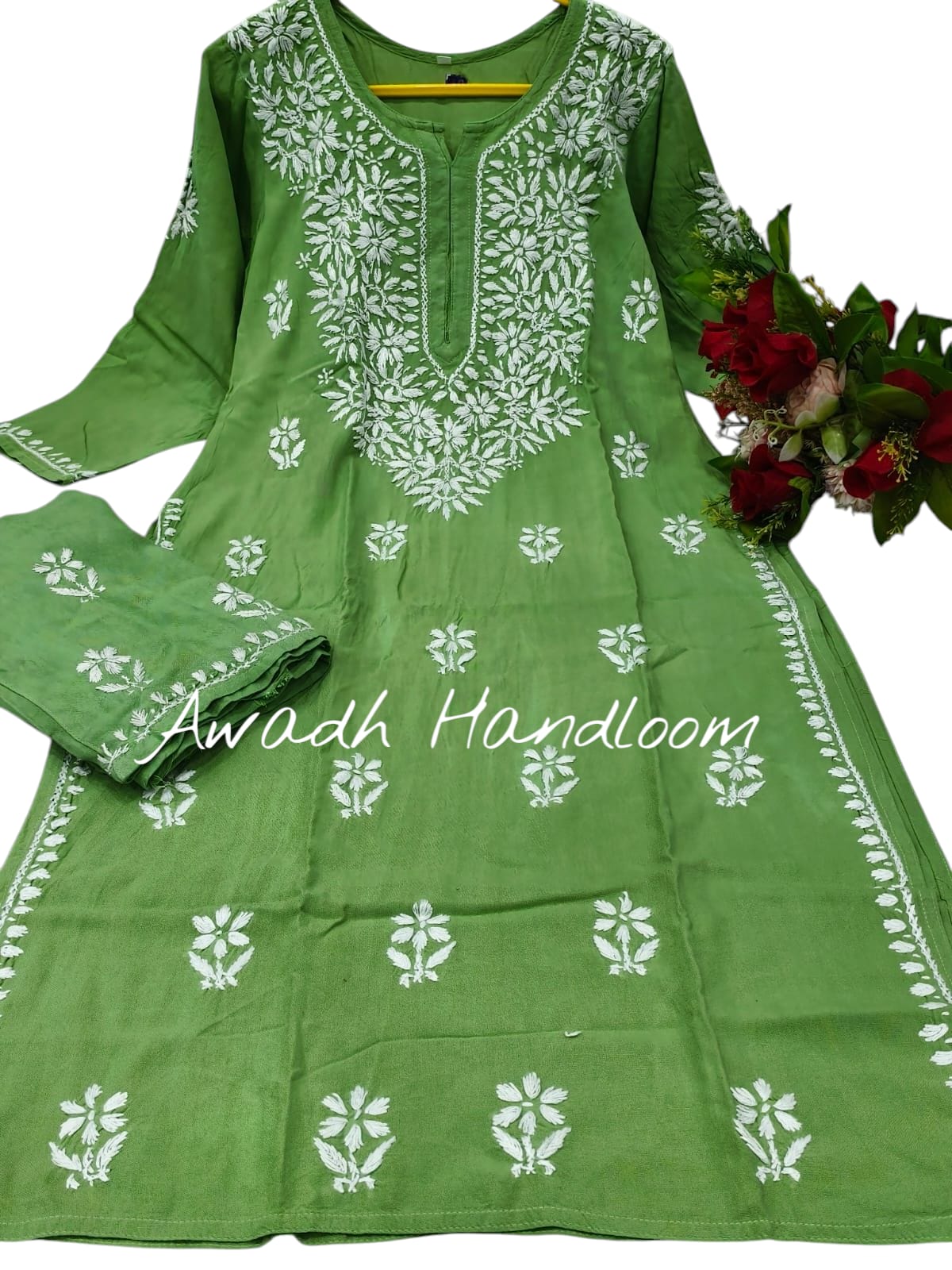 Color: Leaf Green