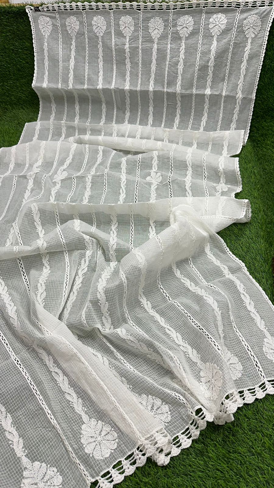 Color: Milky White