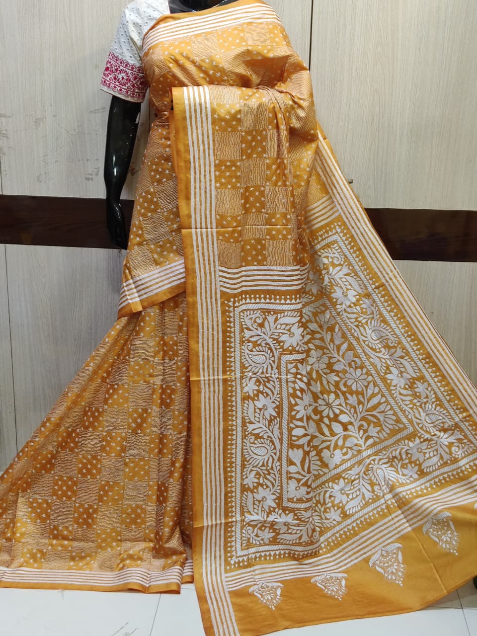 Color: Mustard