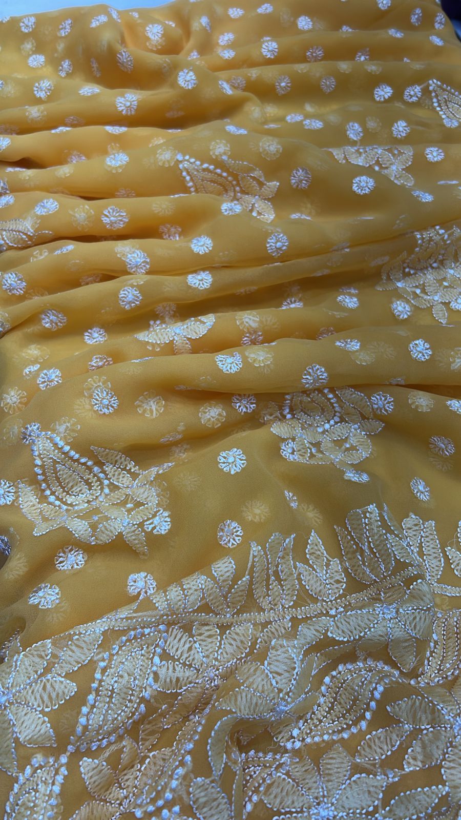Color: Yellow