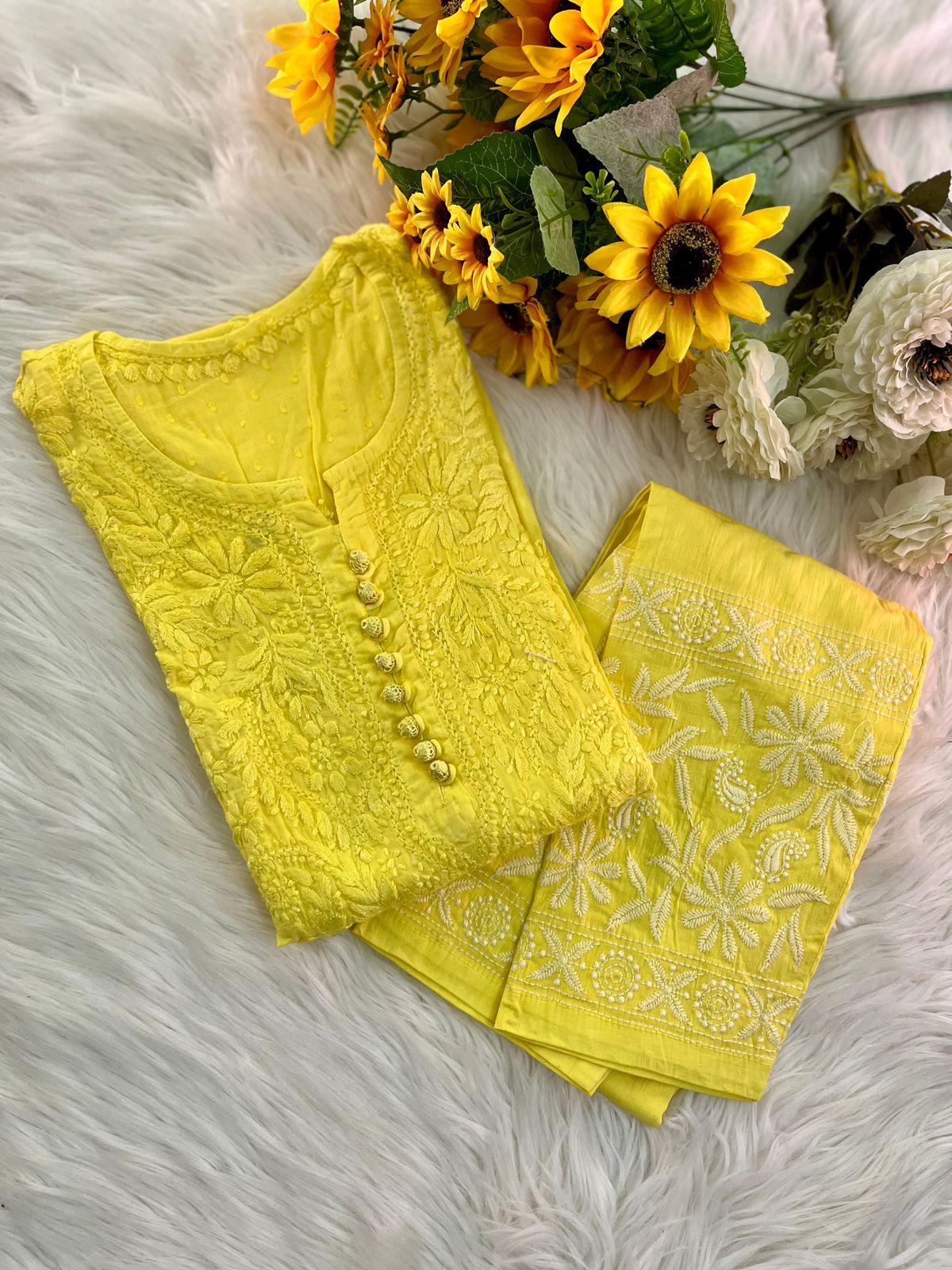 Color: Golden Yellow