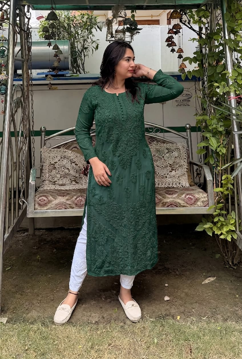 Color: Bottle Green