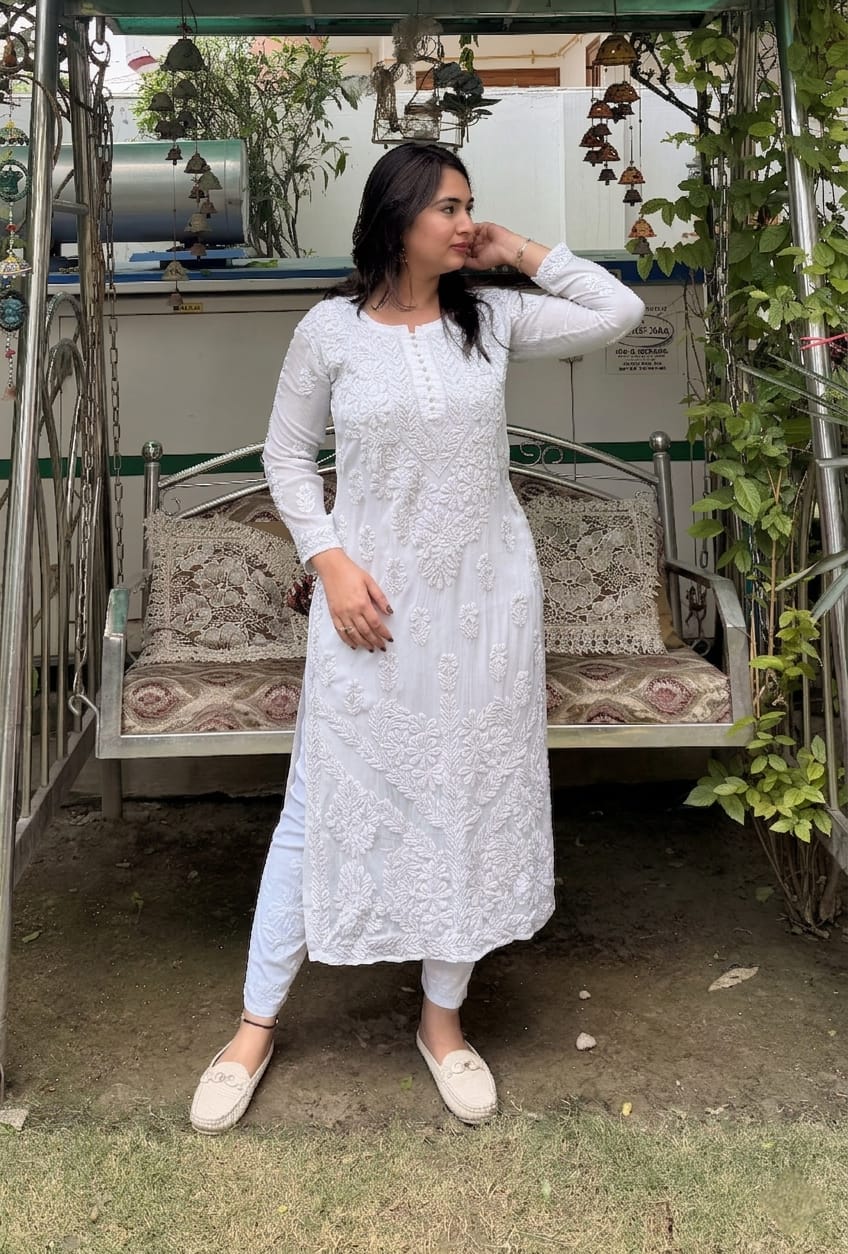 Color: Milky White