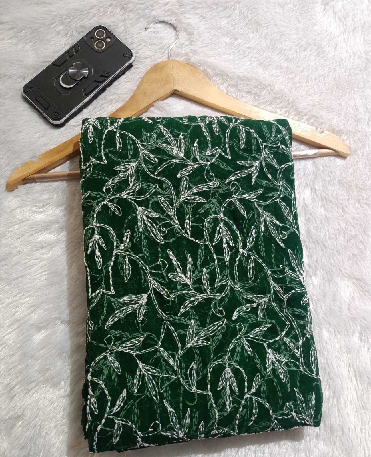 Color: Bottle Green